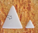 Foto Placa de Porcelana triangular 45 com furo